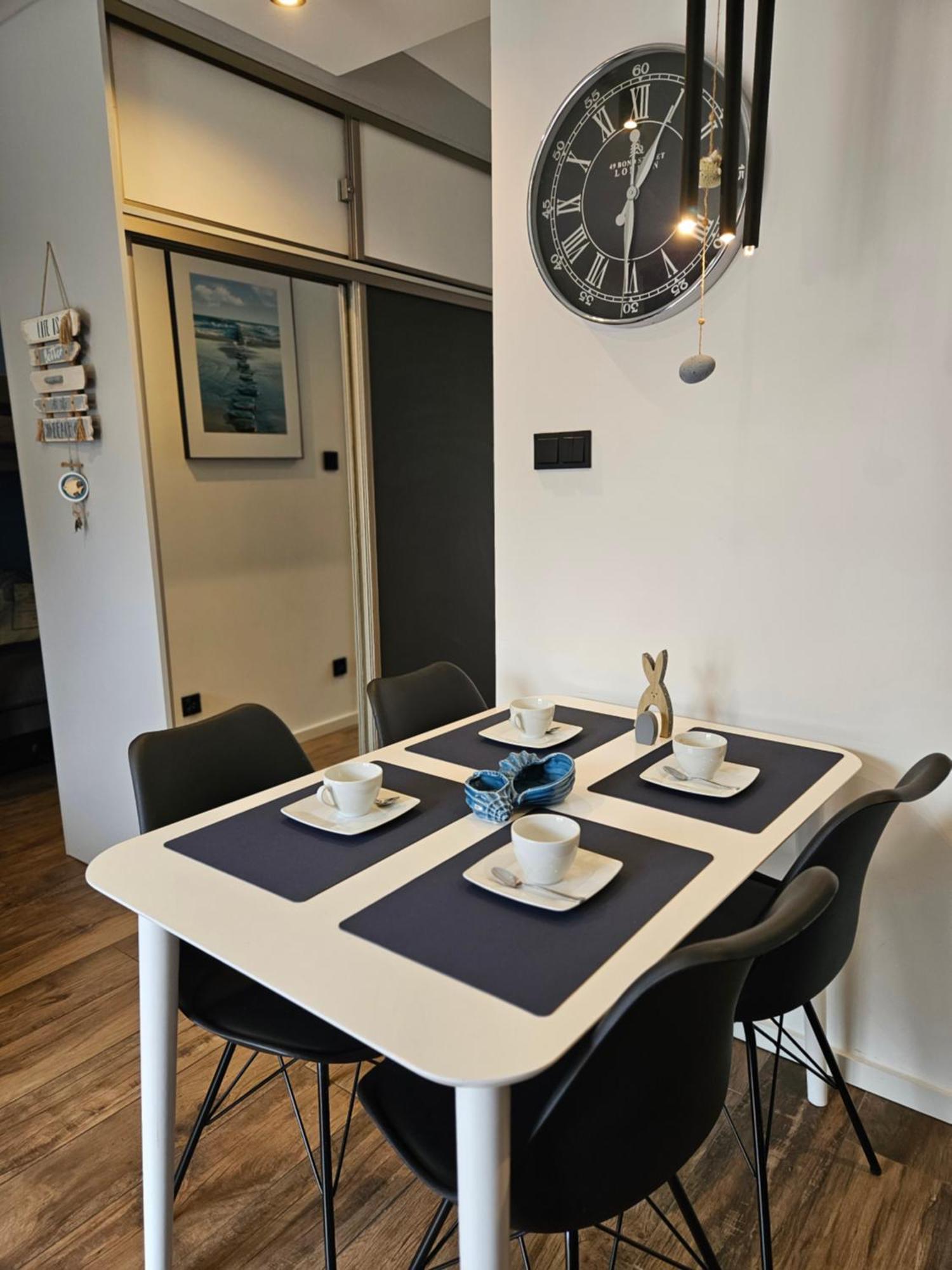 Apartament Grunwaldzka 105 Z Tarasem 5O M Do Plazy Pobierowo Bagian luar foto
